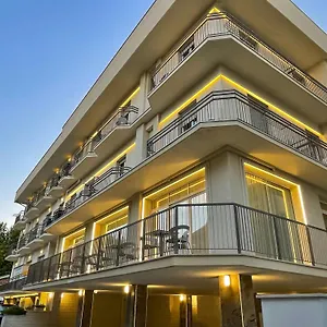 Santa Barbara & Hotel